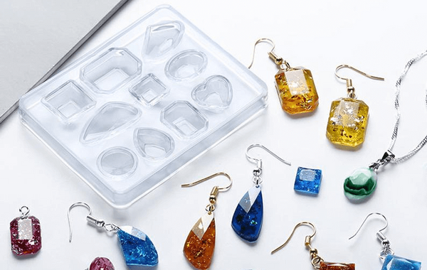 Making Resin Jewelry with the Let's Resin DIY Kit - A Fun and