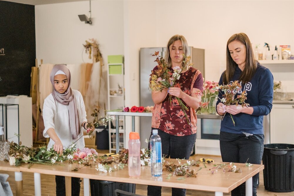 students trial bouquet design workshop flourish sydney floral design course