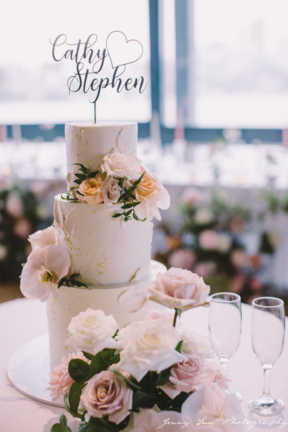 sydney wedding cake pier one with flowers