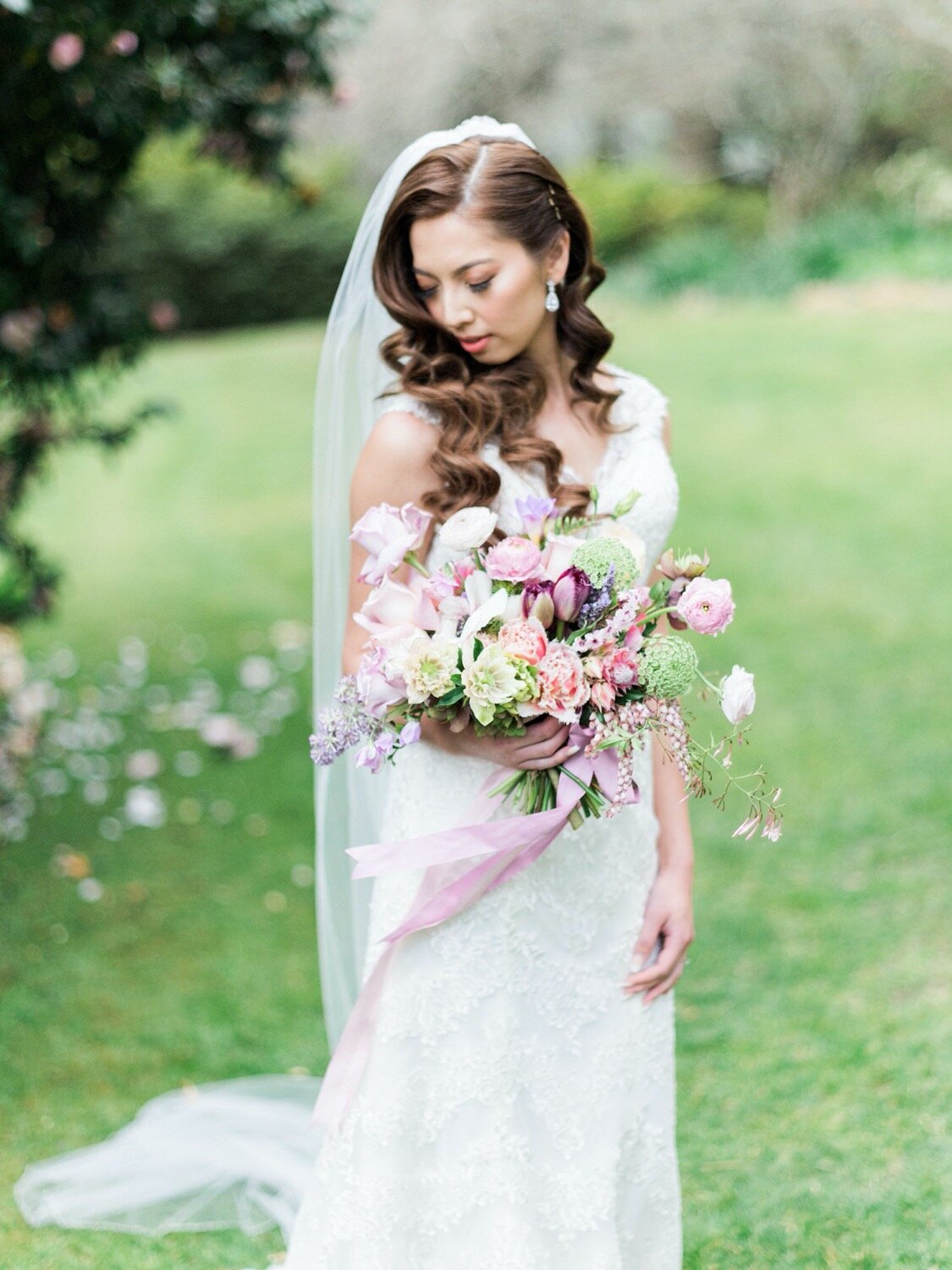 sydney bride with fine art garden bouquet milton park we are origami photogaphy