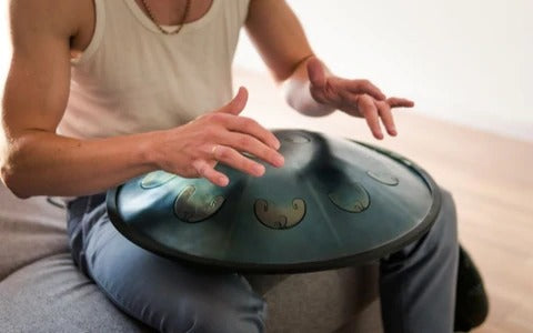 Wie erzeugt ein Handpan einen Ton?, rav vast, zungentrommel