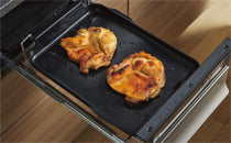 NORITZ プログレ 解凍焼き上げ　冷凍した鶏肉や魚を、時間を設定するだけで、解凍から焼き上げまで調理。