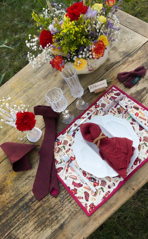 Country wedding inspired table, burger printed placemat