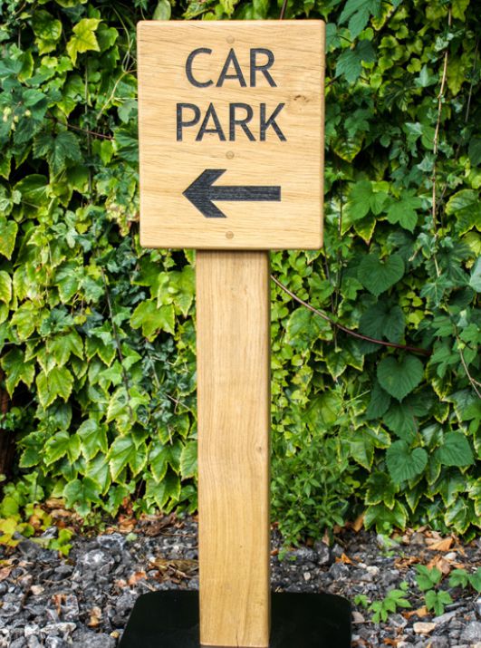 solid_oak_car_park_signage