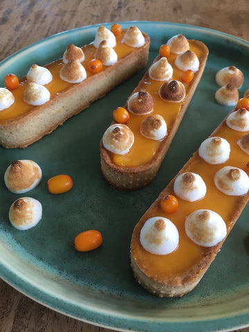 Small sea buckthorn tarts