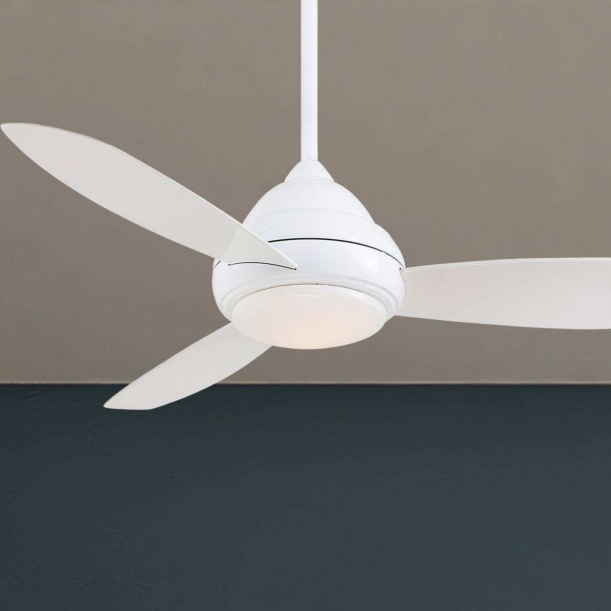 Minka Aire - Supra 52 Inch Ceiling Fan With Light And Remote