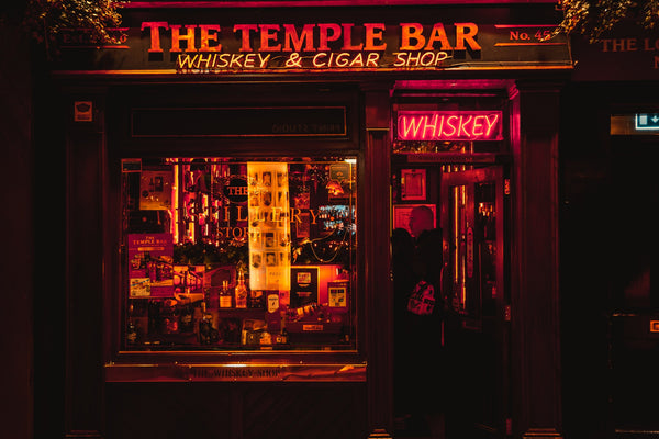 The temple bar by Luciann Photography | Pexels