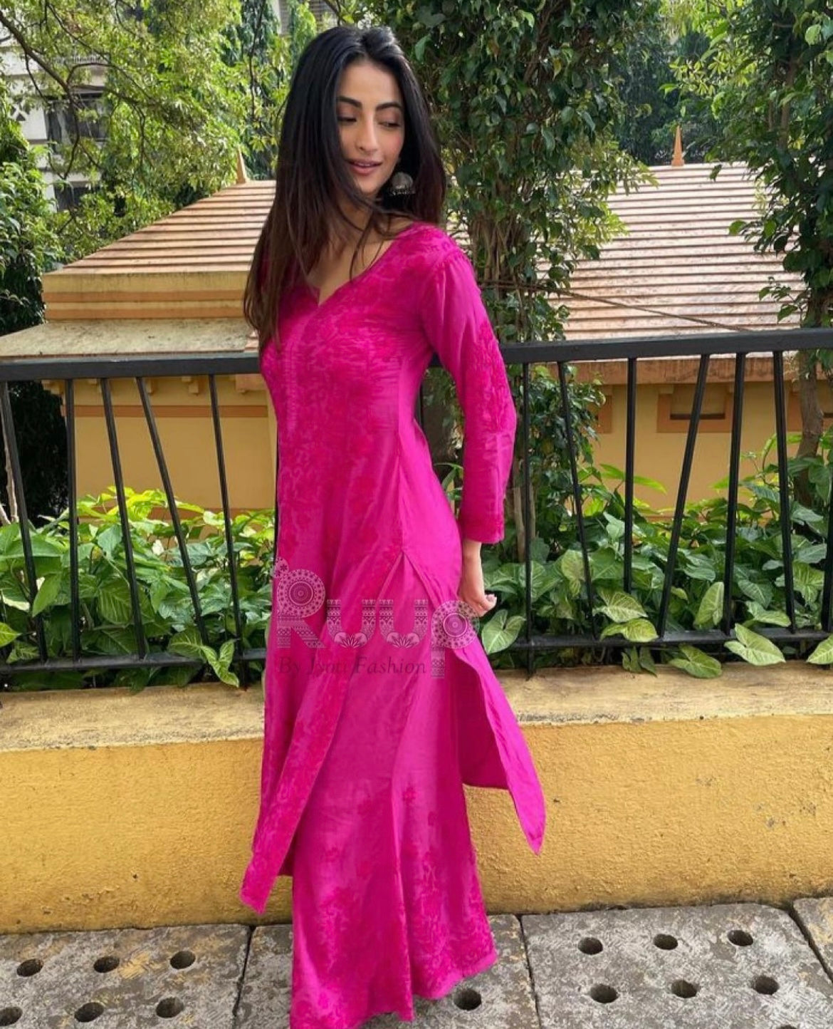 Khushi Kapoor's purple chikankari kurta set is perfect for intimate at-home  celebrations