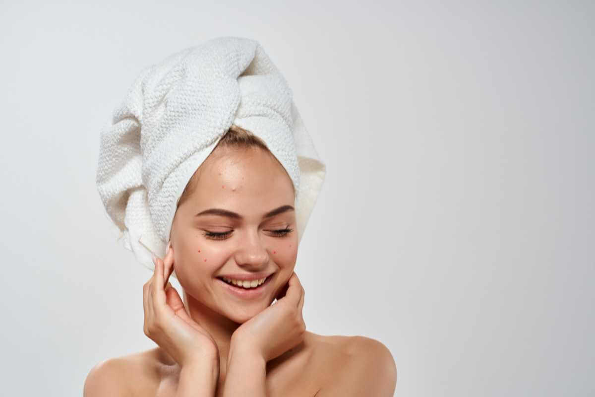 Trattamenti di skincare per combattere l'acne