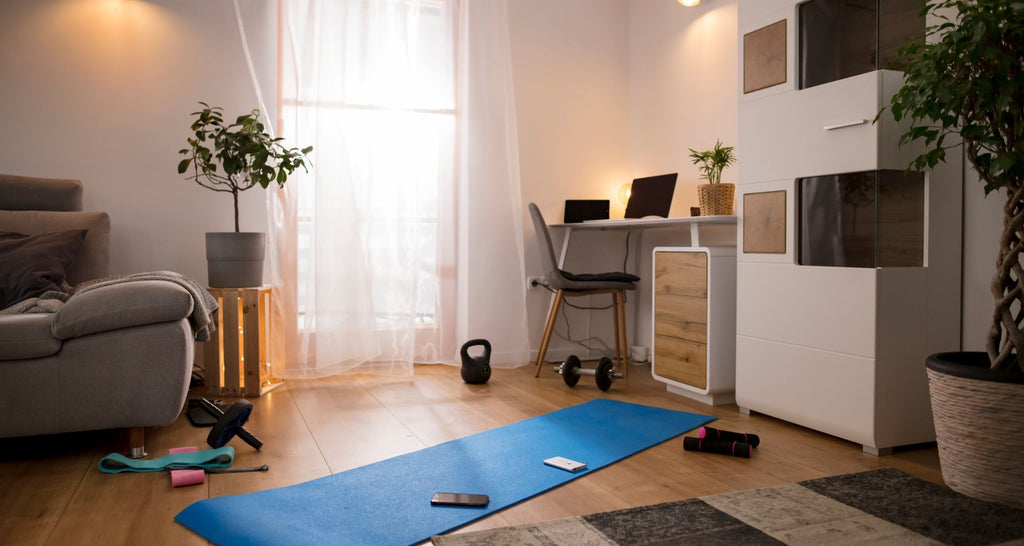 Comment-aménager-une-salle-de-yoga-chez-soi-décor-avec-plantes-vertes-blog-La-Maison-de-Bouddha