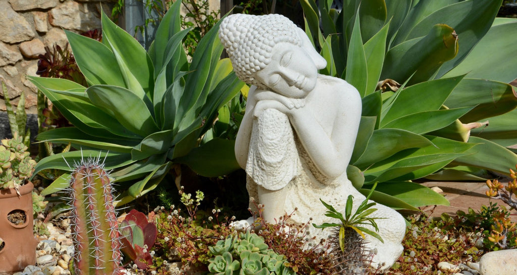 Comment-le-Bouddha-Solaire-Extérieur-peut-donner-une-nouvelle-vie-à-votre-jardin-décor