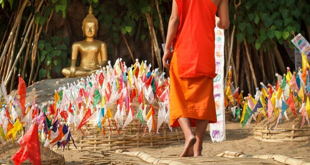 Comment-porter-le-Kesa-bouddhiste-article-de-blog-robe-monastique-bouddhiste-vêtement-de-protection-La-Maison-de-Bouddha