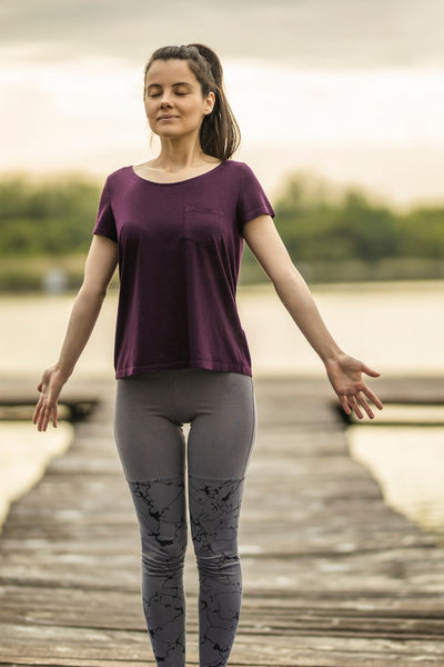 Découvrez-Comment-Equilibrer-Votre-Chakra-Racine-et-Etre-en-Bonne-Santé-en-Tant-que-Femme-yoga