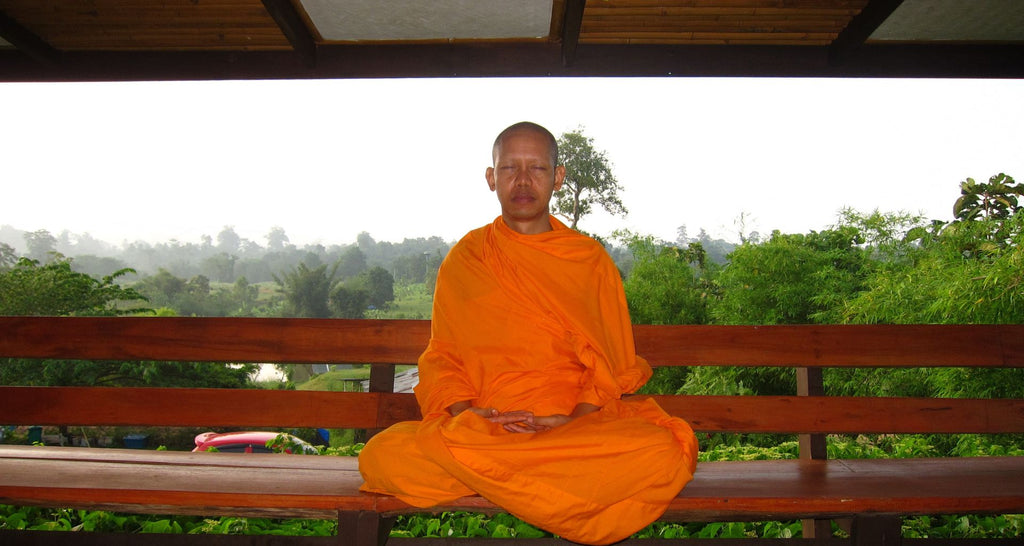 Pourquoi-acheter-un-Kesa-la tenue-traditionnelle-bouddhiste-de-blog-Sanghati-La-Maison-de-Bouddha