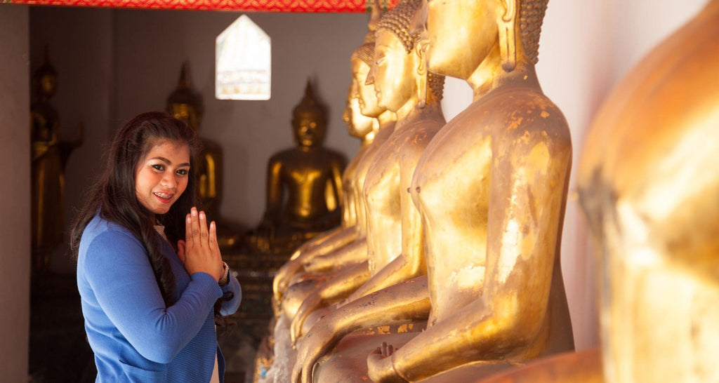 ourquoi-ne doit-on pas-tourner-le-dos-à-Bouddha-article-de-blog-hommage-à-Bouddha-dans-temple-bouddhiste-La-Maison-de-Bouddha