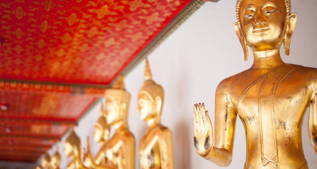 Quelle-est-la-signification-de-la-position-des-mains-de-Bouddha-blog-mudra-abhaya-La-Maison-de-Bouddha