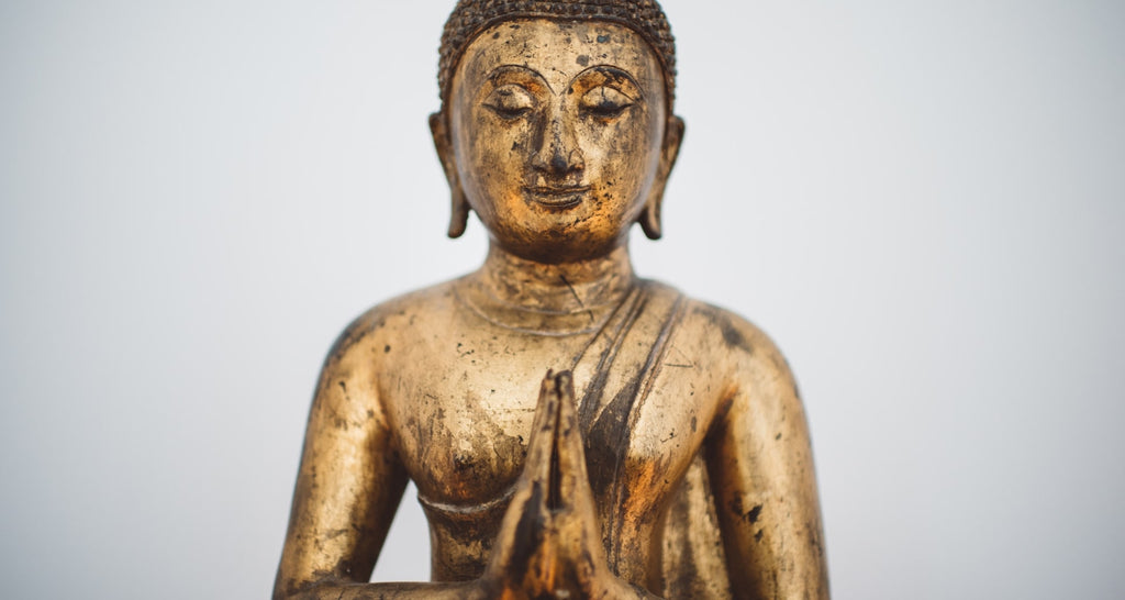 Quelle-est-la-signification-de-la-position-des-mains-de-Bouddha-blog-mudra-anjali-La-Maison-de-Bouddha