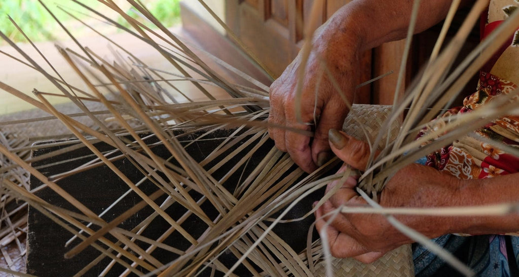 fabrication-de-sac-traditionnels-à-la-main-tissage-à-la-main-blog-comment-choisir-son-sac-à-main-ethnique-La-Maison-de-Bouddha