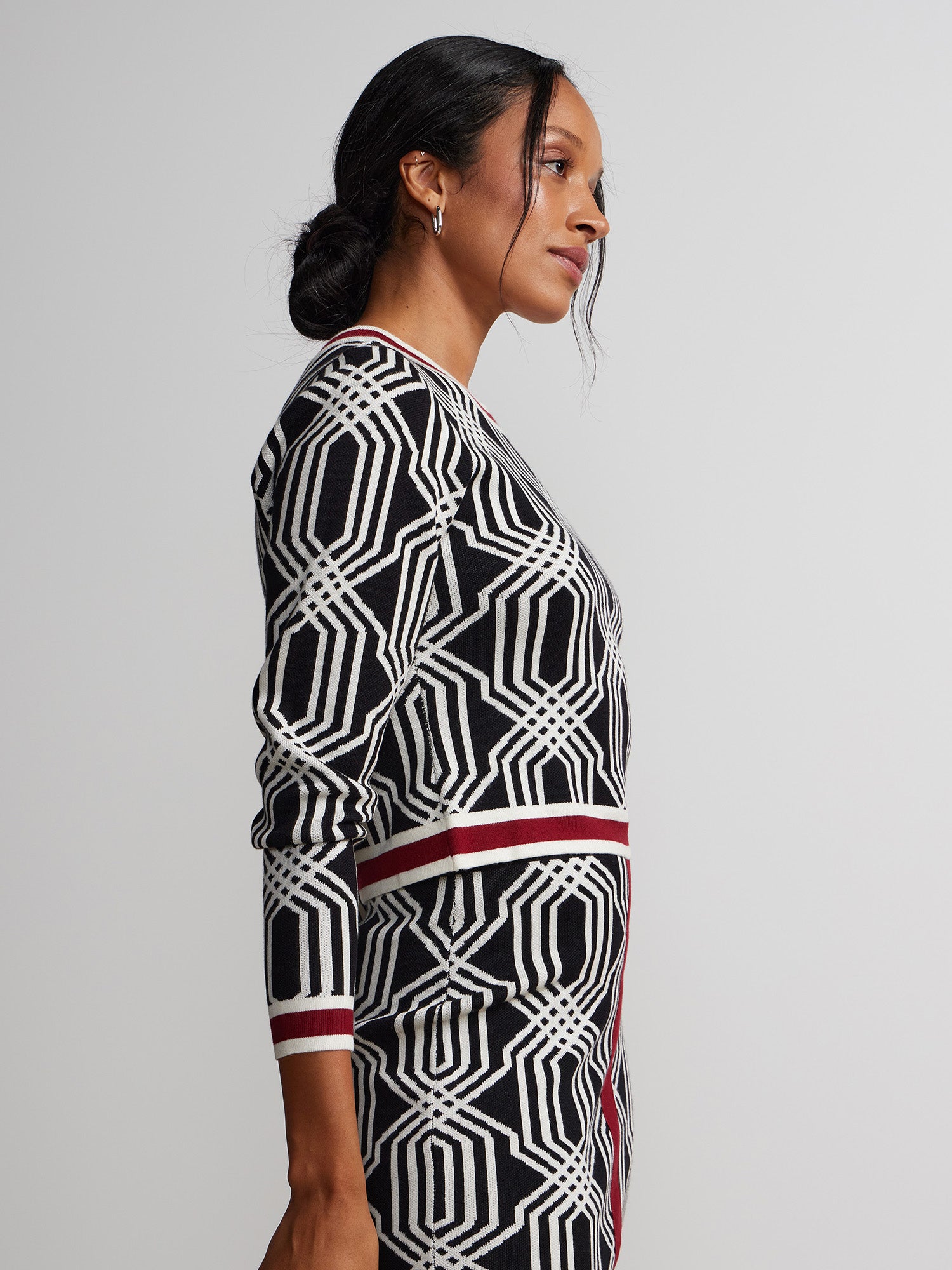 Long Sleeve Crew Neck Geometric Print Sweater | NY&Co