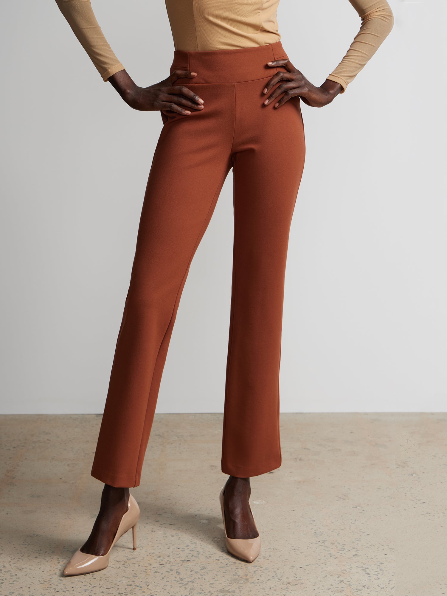 High-waisted pants for tall women and how to style them