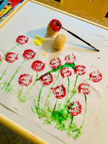 Cut up some small pieces of luffa to make flower stamps—whether it’s Mother’s Day or Easter, enjoy a little bit of color all year long.