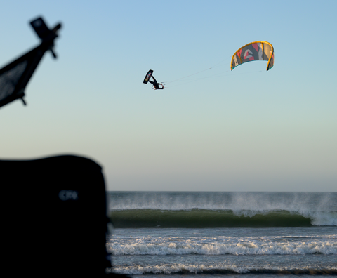 kitesurfing jumping Duotone Evo