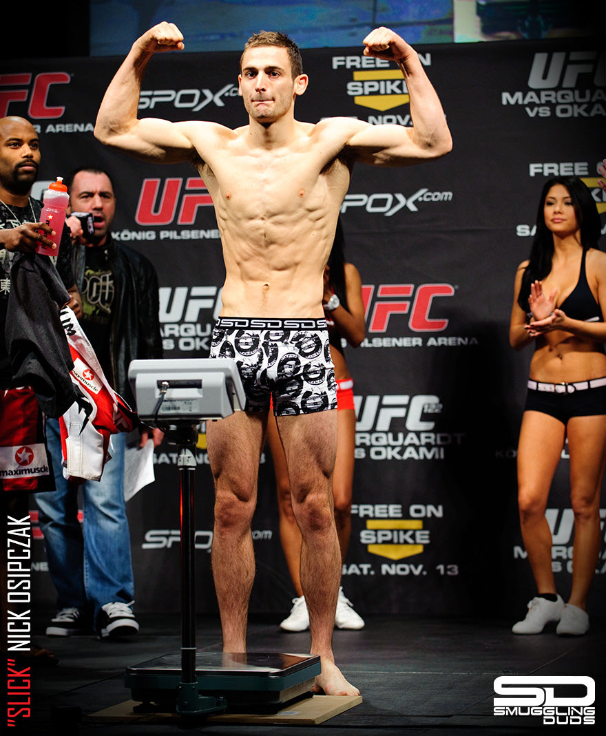 Sakara off UFC 122, Ludwig opens with win over Osipczak