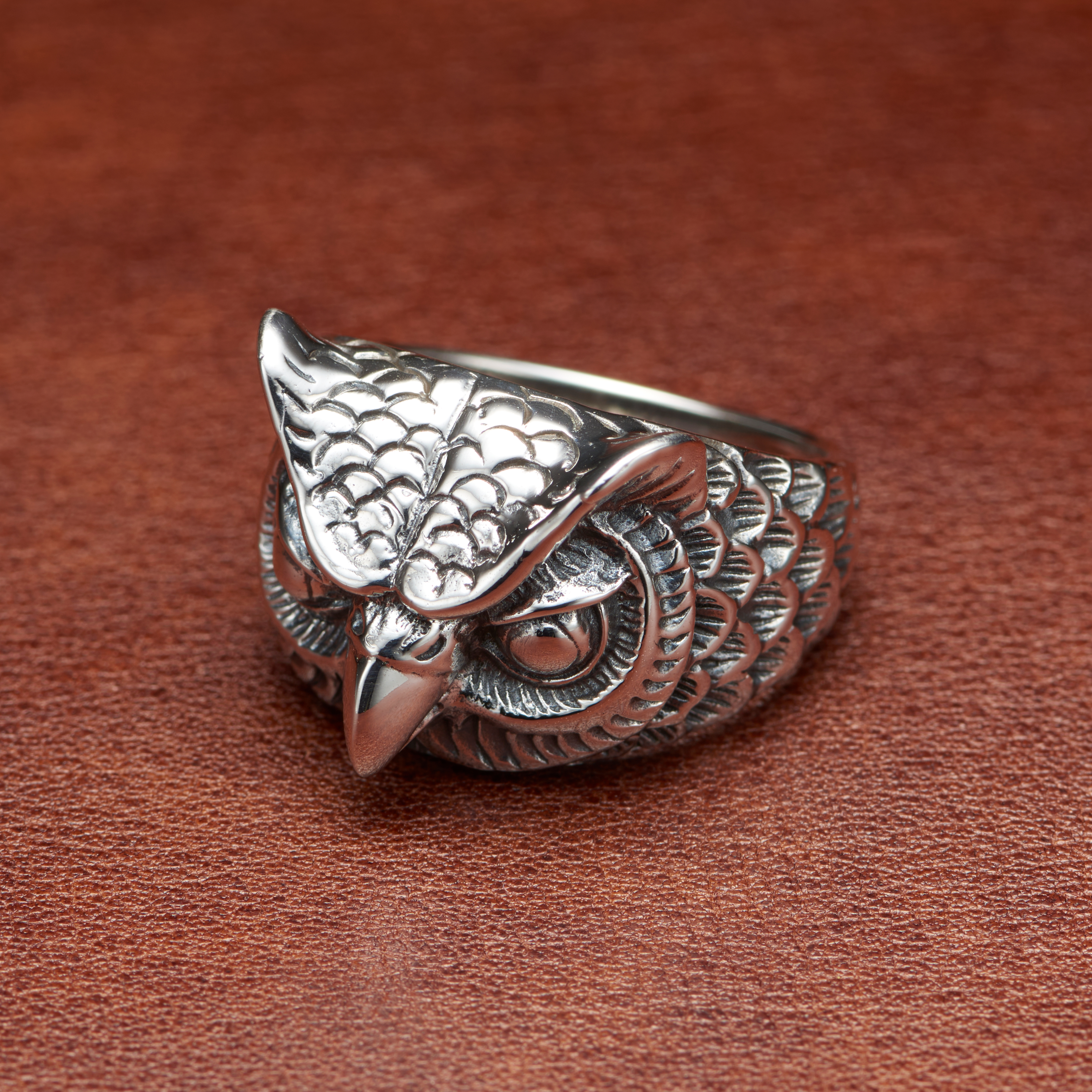 フクロウ リング 梟 鳥 指輪 アクセサリー シルバー 赤 レッド　フリーサイズ