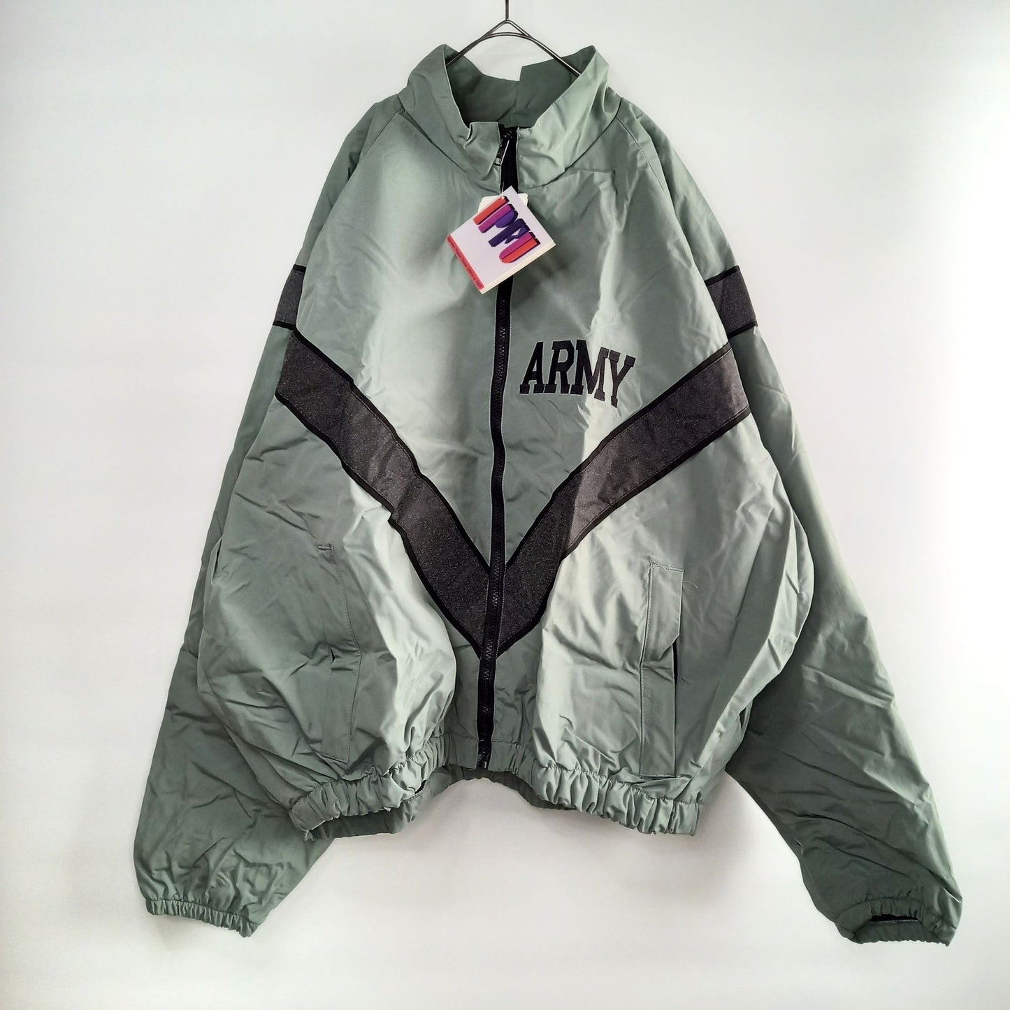 注目のブランド 新品⭐️US ARMY IPFUトレーニングジャケットXLSHORT