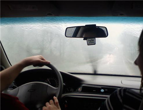 rain on windscreen 