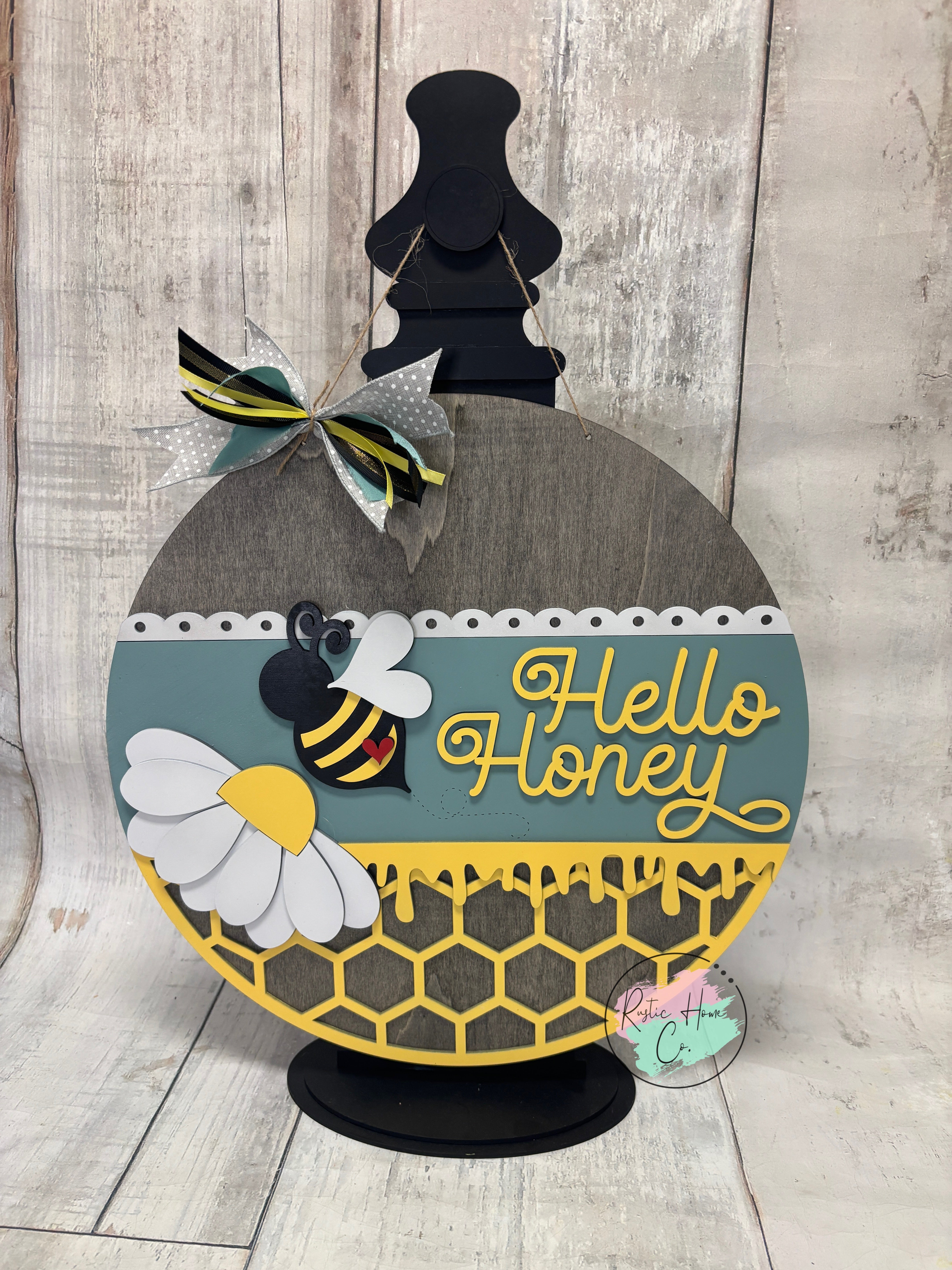16” Hello Honey bee Welcome Round Doorhanger