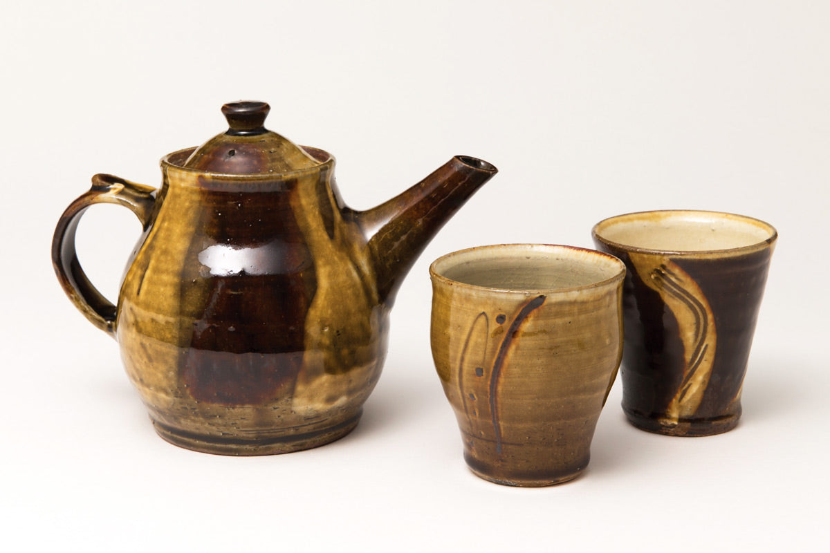 History-Of-Japanese-Ceramics-Masaaki-Shibata-Teapot-and-Yunomis