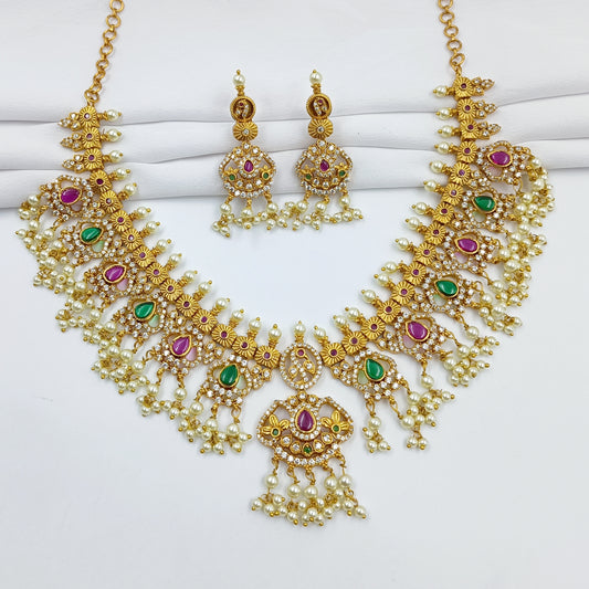 South Indian Pattern Bridal Short Necklace Set