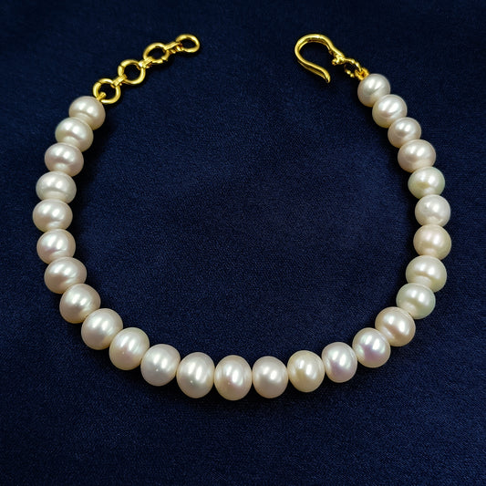 Pleasing Fresh Water Pearls Designer Bracelet