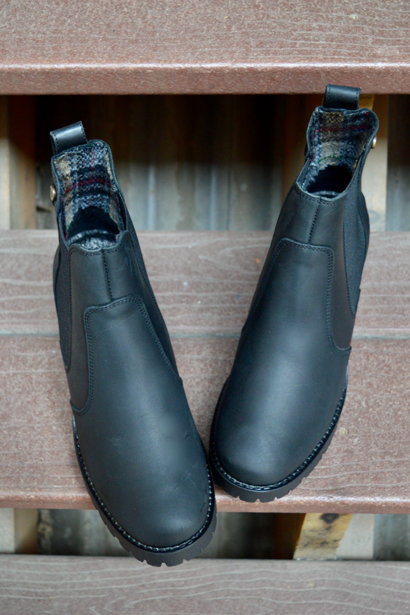 File:VegShoes Airseal range of boots and shoes.jpg - Wikimedia Commons