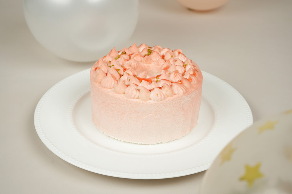 ホワイトチョコクリームとイチゴのシフォンケーキ「Berry Mellow」手作りシフォンケーキ専門店 This is CHIFFON CAKE.