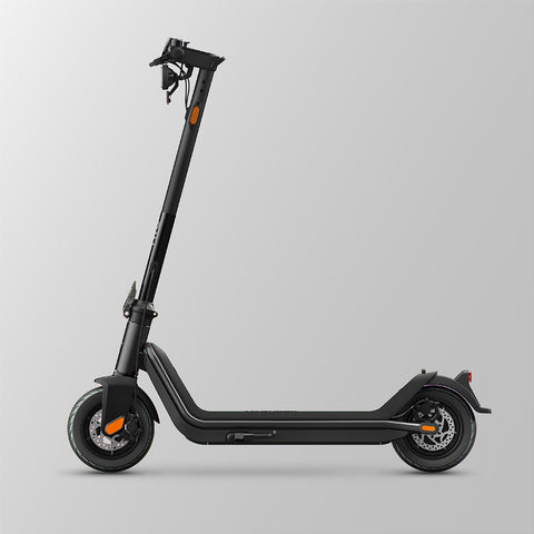 The KQi3 kick scooter provides the optimal stem angle for rider comfort