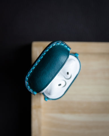 airpods case, teal, blue 