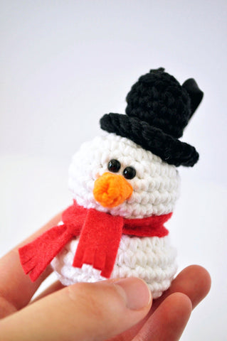 Snowman ornament amigurumi pattern