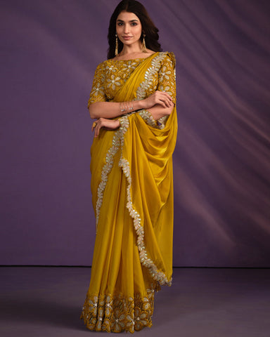 Add quirk to your ensemble adding a simple Sabyasachi belt! | Saree with  belt, Sarees with belt style, Saree draping styles