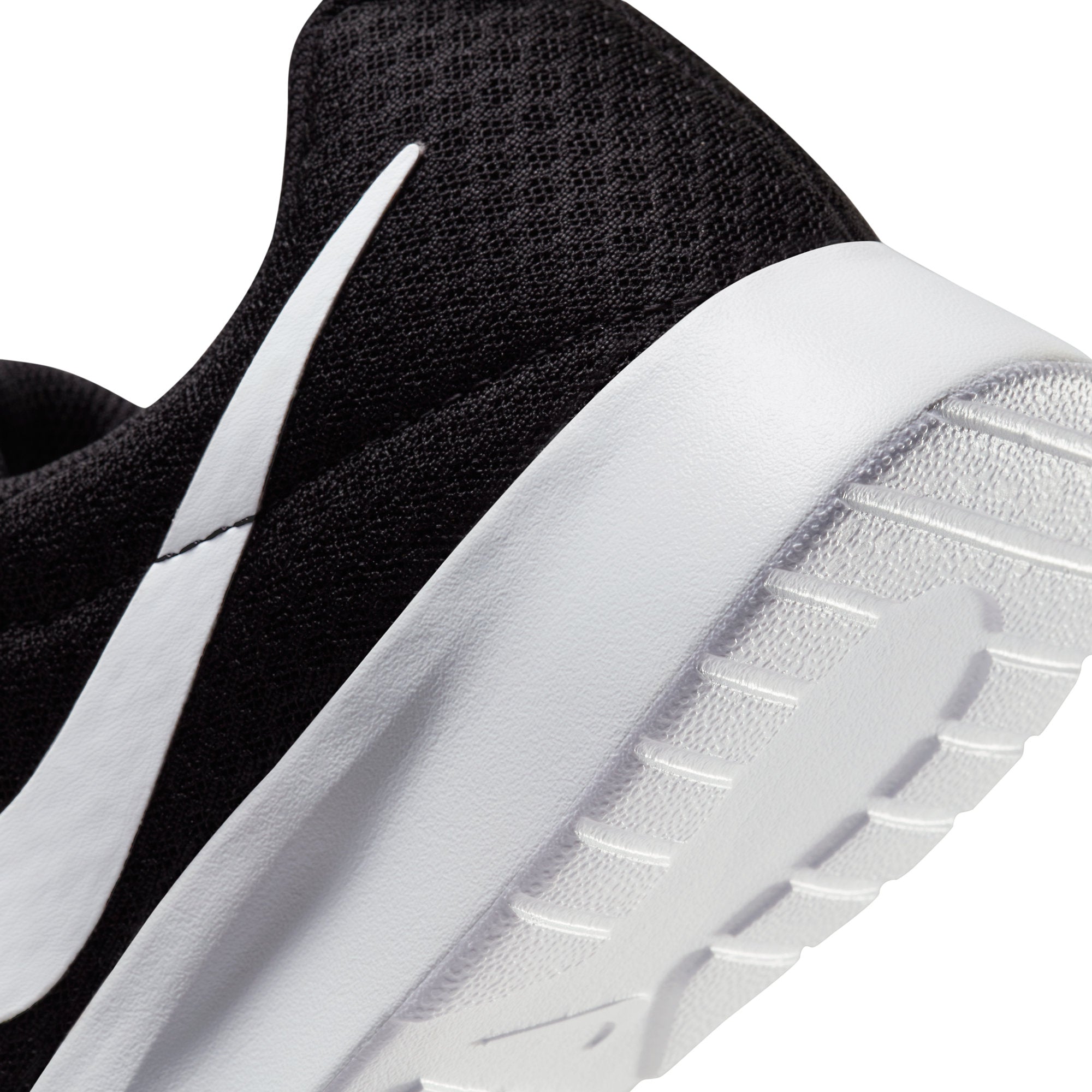 Zapatilla Nike Tanjun de color Negro - Credichips
