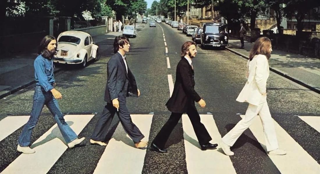 Les 4 Beatles sur le passage piéton d'Abbey Road