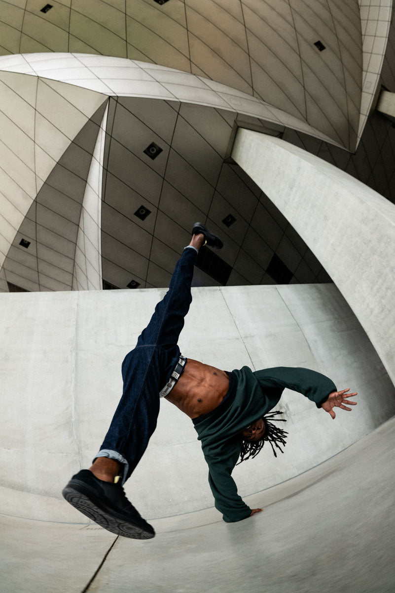 Sample photo taken on the Sigma 15mm f1.4 - Breakdancer in the street