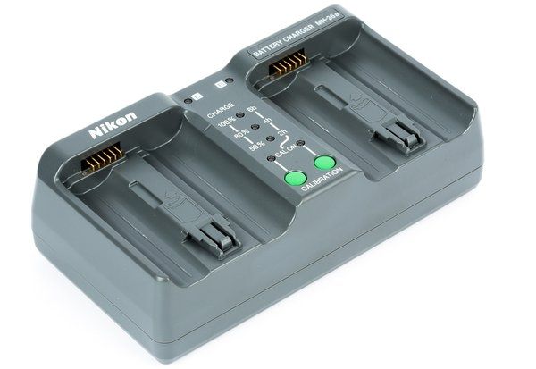 Nikon MH-33 Battery Charger for EN-EL18d battery