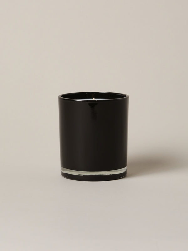 https://cdn.shopify.com/s/files/1/0554/9863/7377/files/Atrio_Candle_Large_91df67a5-b02c-4aba-9519-6b902ed572d4_600x.jpg?v=1695875911