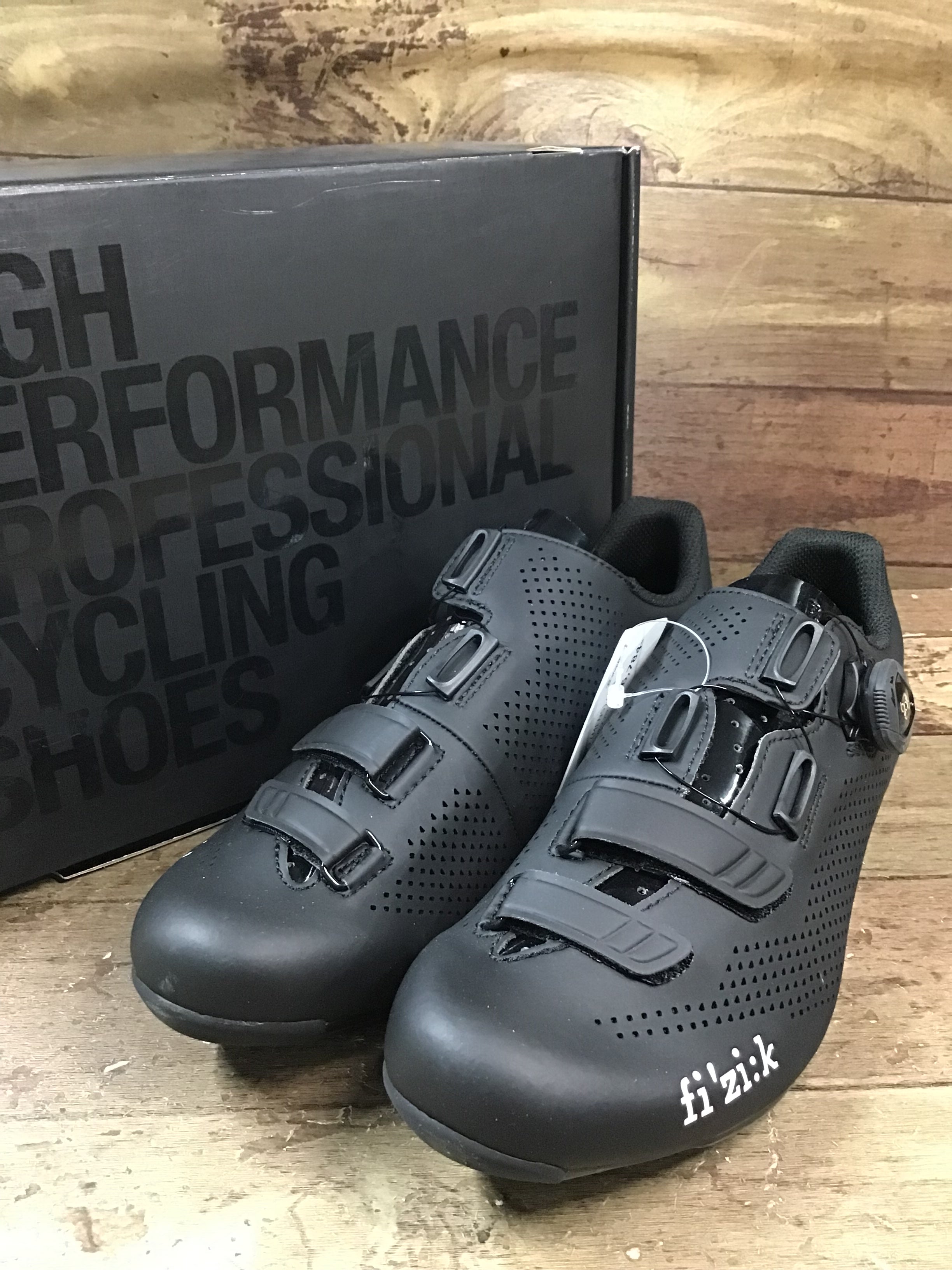 GW046 フィジーク fizik R4B UOMO (MENS) BOA ビンディングシューズ 黒