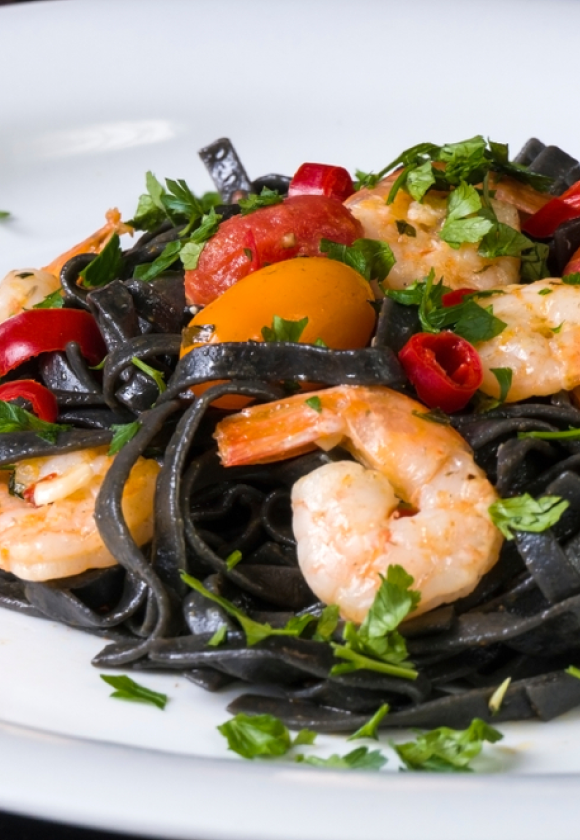 Recipe: Shrimp & Squid Ink Spaghetti with Spinach & Tomato Sauce - Blue  Apron