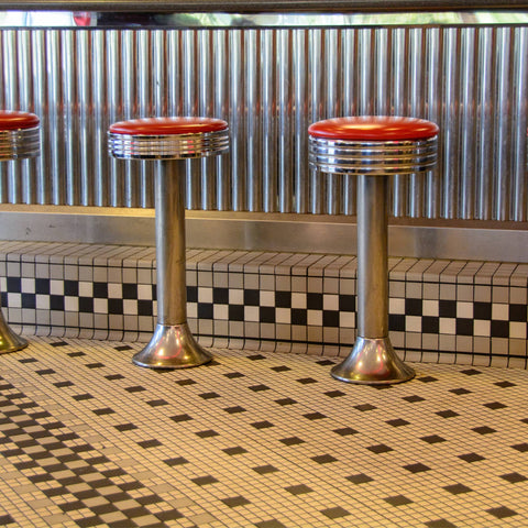 1950s-diners-are-great-examples-of-mid-century-modern-aesthetic