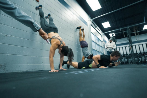 Crossfit handstands