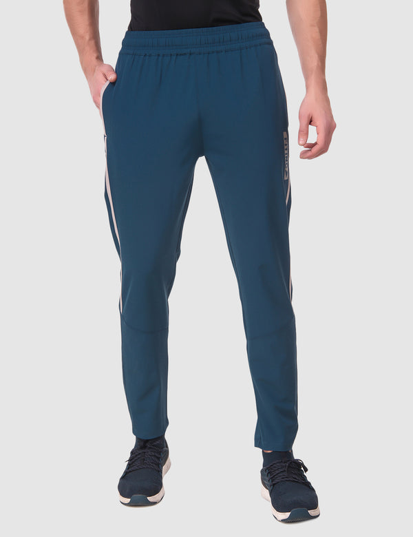 NIKE Challenger Solid Men Black Track Pants - Buy NIKE Challenger Solid Men  Black Track Pants Online at Best Prices in India